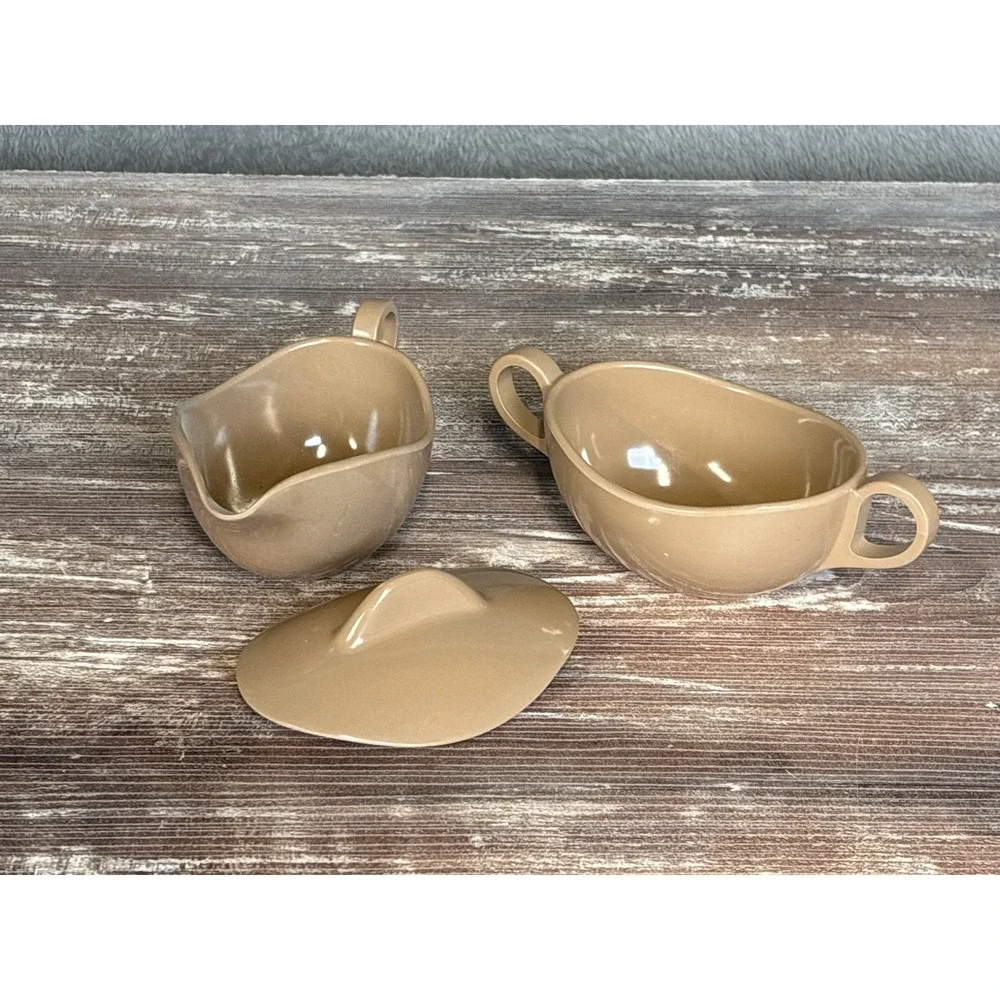 Melamine Vintage Retro Brown Lidded Creamer and Sugar Set 1950s‎